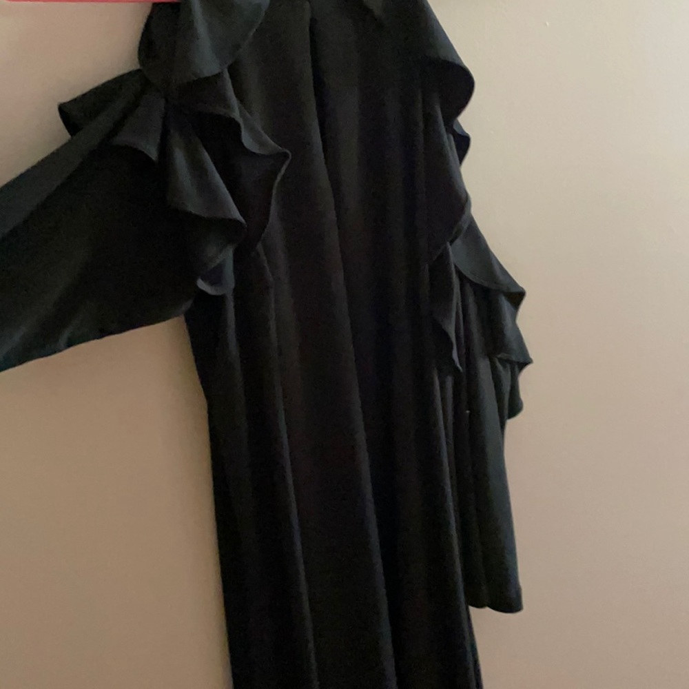 Jennifer Lopez back cold shoulder 3/4 length sleeve dress